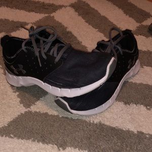 Under Armour tennis shoes